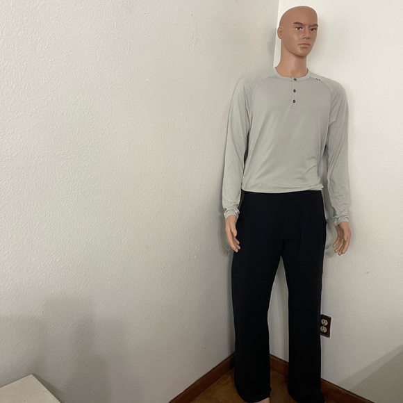 Men. Lululemon Kung Fu heathered Pants Black - Picture 4 of 15